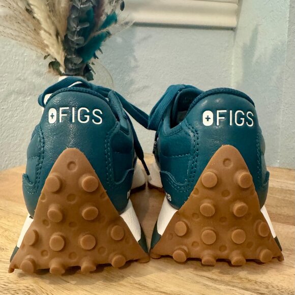 FIGS x New Balance 327 Caribbean Blue – Size 8 – New in Box – Limited Edition - Picture 12 of 16